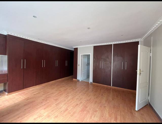 4 bed property to rent in GLENVISTA